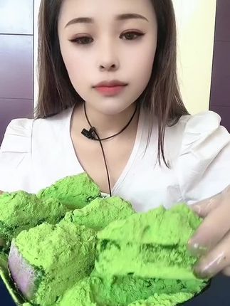 青汁粉粉多多盖冰#声控吃冰 #吃冰
