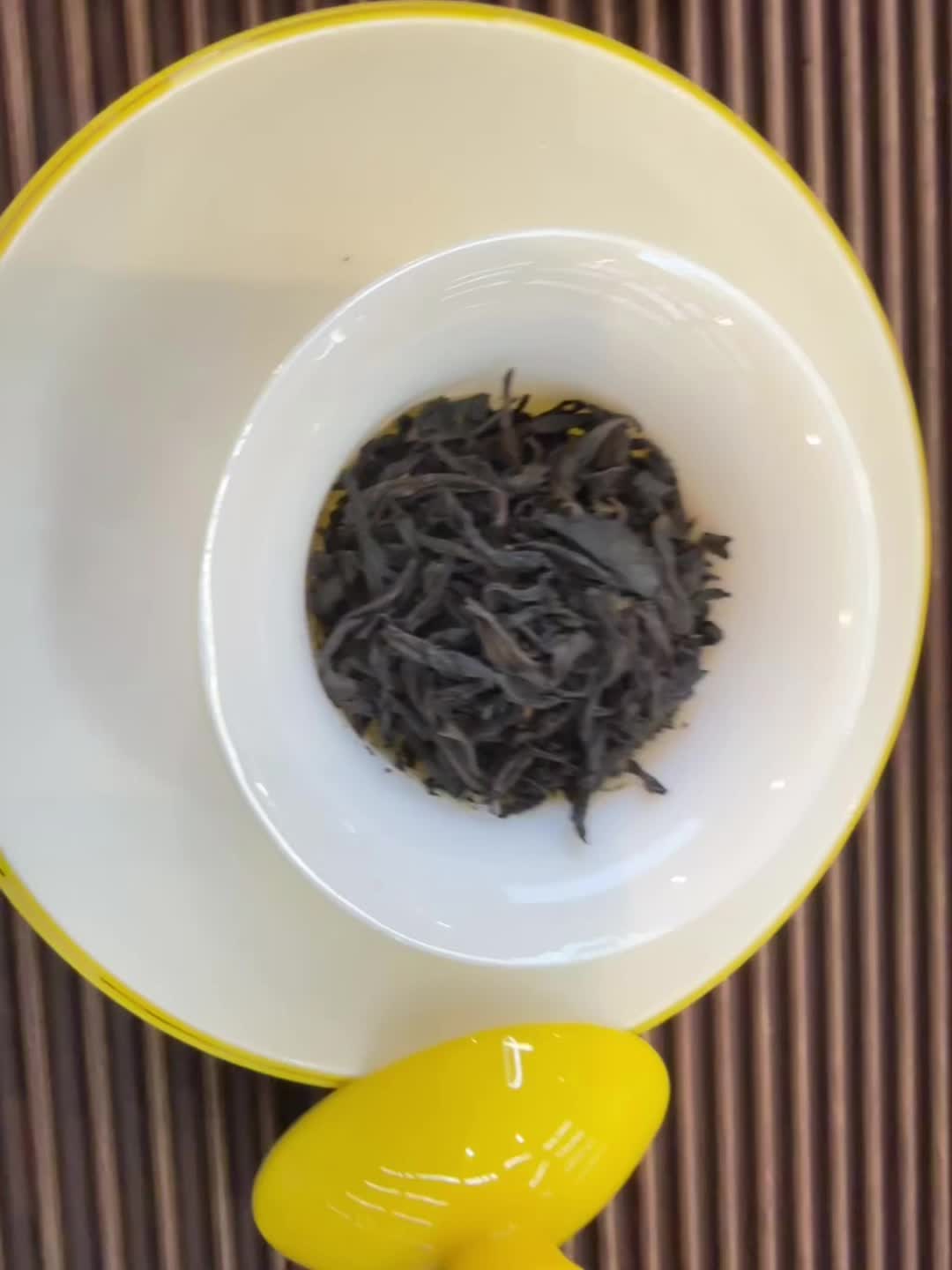 绵绵细雨配这铁罗汉,颇有些“侠骨柔情”的味道#茶生活 #呼唤茶友 #喜欢喝茶关注我 #茶叶店 #下午茶