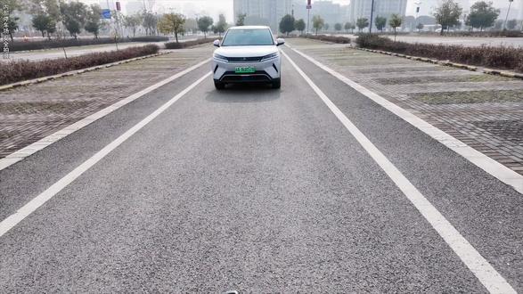 比亚迪的钥匙感应不灵解锁越来越近,就证明快没电了,自己更换非常简单,省事省事更划算,反正价格也不贵,车友们快试试#比亚迪 #汽车好物 #汽车钥匙电池 #比亚迪宋plusdmi #比亚迪秦plus