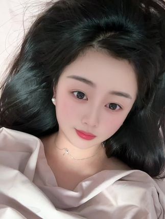 睡前要抱抱 醒来也要抱抱。😂
