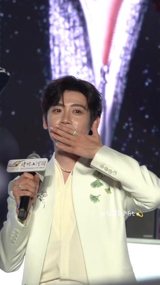 青菜大王以后一直走花路吧#李卿#公孙大人 #清明上河园李卿