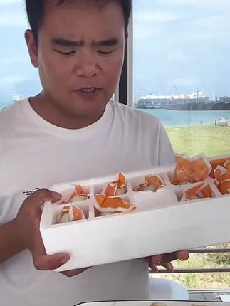 【10枚】天海藏爆油咸鸭蛋 起沙流油蛋黄咸香开袋即食早餐大枚鸭蛋#这也太好吃了 #营养丰富 #快来一起尝个鲜 #咸鸭蛋 #起沙流油咸鸭蛋