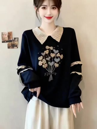 秋天到了,衣柜里一定少不了这件百搭又显瘦的卫衣,不管是搭配牛仔裤还是休闲裤都非常好看。它的设计很有特色,可以轻松穿出层次感,而且还能遮住小肚子,特别适合微胖的女生穿。有了它再也不用担心每天出门纠结穿什么了,喜欢的姐妹赶紧入手吧!#女装 #变美变瘦变好看