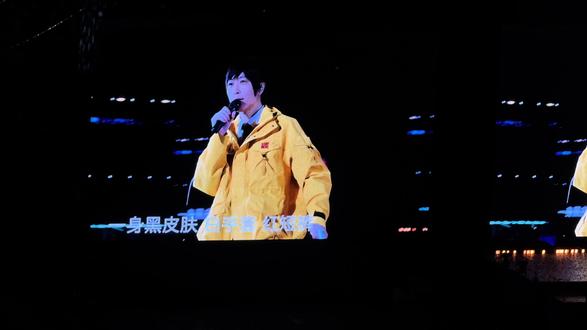 小黄伞的米老鼠 小黄伞版的米老鼠#五月天阿信 #五月天鸟巢演唱会