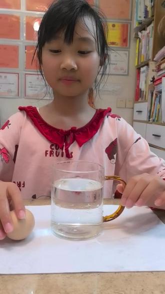 #浮起来的鸡蛋实验
土鸡蛋:晕死我了,我服(浮)了