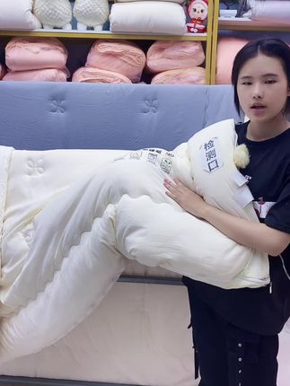 买一送一的二合一拉链款子母被正在反季处理中
