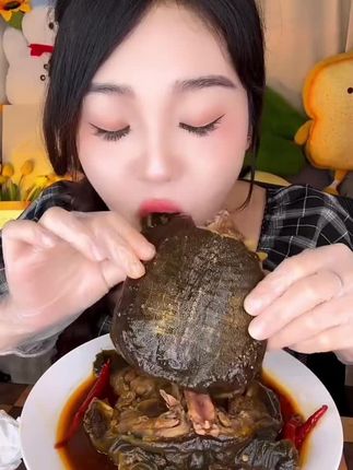 麻辣甲鱼 肉质鲜嫩 嘠嘎好吃! 只有零次和无数次#我是吃货 #麻辣甲鱼 #好吃到停不下来#美食 #海鲜