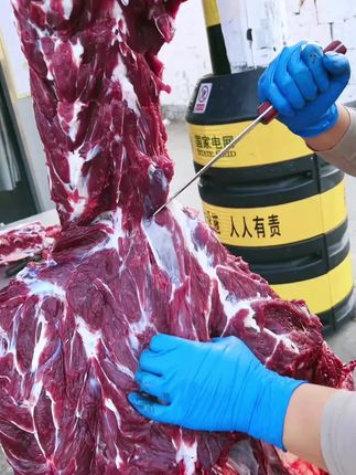 #大口吃肉的感觉真好 #牛脊骨