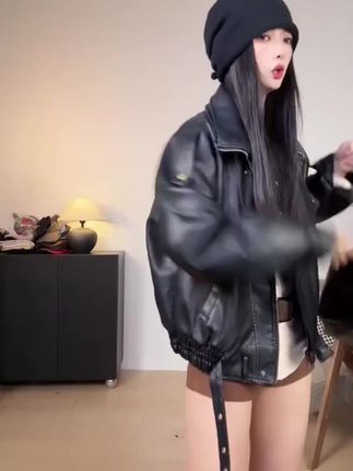 / 高端肌理感阔版双领机车皮衣女春秋时尚宽松显瘦#宽松版型 #气质这一块拿捏死死的 #显瘦穿搭 #秋季穿搭 #谁穿谁好看系列