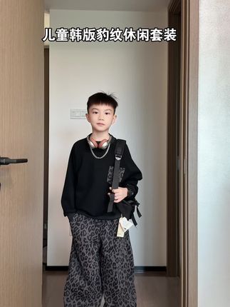 好喜欢给儿子穿这种不费劲的套装穿搭,面料质感很舒服,真的好看又不贵系列啊!#骗你生儿子 #早秋穿搭 #开学穿搭 #潮童必备 #高品质童装