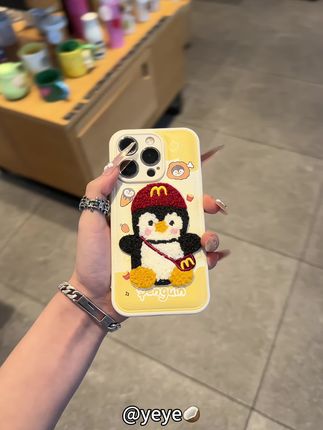 麦门冬天企鹅🐧刺绣可爱到爆炸💥#这个手机壳真的长在我心巴上了 #手机壳 #快分享给你的好友 #好喜欢 #情侣