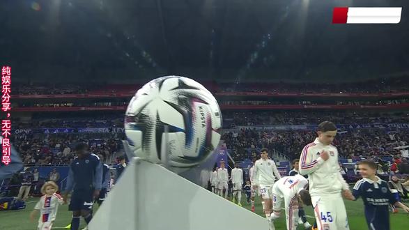 #创作者中心 #创作灵感 #精彩进球 #足球资讯 #里昂vs塞尔塔 关键对决:里昂主场强势求破局,塞尔塔缺兵少将背水一战。