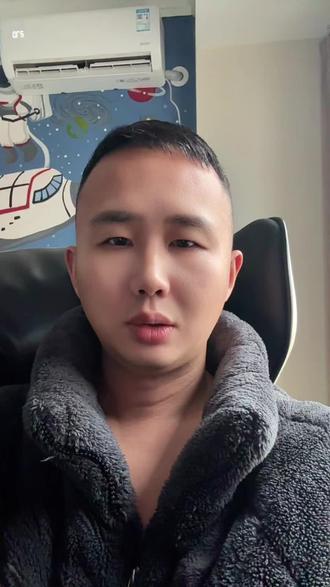 本质上还是流动性定价,经济原理非常复杂,最终影响事情发展的还是人性与客观规律#股票 #黄金 #战争 #石油 #经济