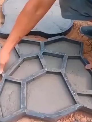 多功能铺路模块 小路塑料材质的水泥模具地铺路面设计diy户外铺路步町#好东西一起分享 #五金工具#实用好物#高性能实用工具 #生活好帮手