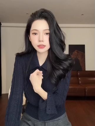 #秋冬穿搭 #毛衣 #针织衫 #通勤搭配 #显瘦穿搭 2025秋冬新款秋季翻领麻花下摆收腰显瘦百搭针织上衣毛衣女