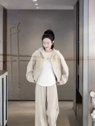站在属于自己的高度,看自己该看的风景 人生始终不会圆满,你求而不得未必是遗憾#看过来 #日常分享 #早安朋友们开心快乐每一天 #必备好物 #秋季主打简单干净氛围感