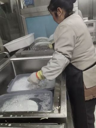招聘退休返聘人员也要注意,不用交社保,但是也要明确好这几点 #退休返聘 #招聘退休返聘人员 #劳务合同 #合同范本