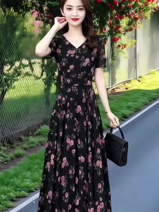 #夏季穿搭 #显高显瘦 #谁穿谁好看 #气质时尚连衣裙 #连衣贵气女装
