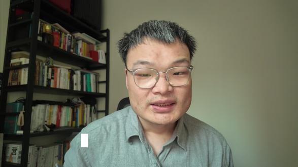 DeepSeek、 Kimi、 豆包到底该用哪个? 不是所有活儿都要找同一个工具。就像你做饭不会拿菜刀去开罐头一样,每个AI工具都有它最擅长的事。
工具很重要,但是使用他的人更重要。
#AI #豆包 #编程 #学习