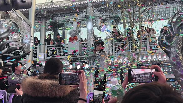 高迪真带着十万来了#万岁山演唱会