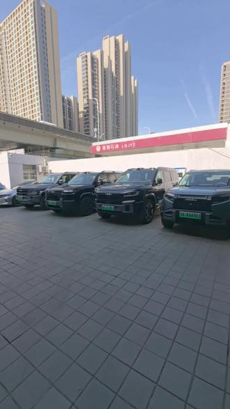 一个视频学会如何使用方程豹钛7自动泊出功能#方程豹 #钛7 #自动泊车