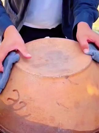 这个湖北荆门的风干鸡肉质紧实,口感咸香,真的是太香太好吃了 #风干鸡 #荆门风干鸡 #家常菜 #地方特色美食 #好吃到停不下来