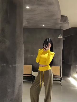 #张予曦毕雯珺真拍了红裙抱 #深情眼 #张予曦 #毕雯珺呐毕雯珺