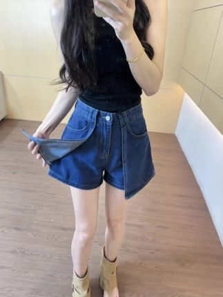 “女孩子就应该 明媚 大方 简单 不发脾气只发财”#今天穿什么 #ootd穿搭 #夏天该有的样子 #梨形身材穿搭 #高腰短裤