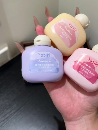 秋冬手干怎么办?救星来了!这款护手霜香味比香水还上头!乳霜质地超级润,涂完不油腻、留香久干手皱纹都能缓解,闭眼入手就对了。#护手霜#好物推荐