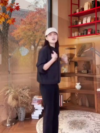 萱贝纯黑色简约百搭长袖上衣女2025秋季新款宽松时尚显瘦短外套#休闲减龄穿搭 #宽松显瘦 #休闲百搭