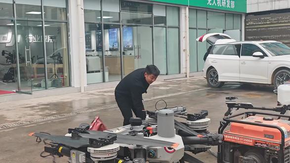 大疆T60发电机如何给T100S电池充电。