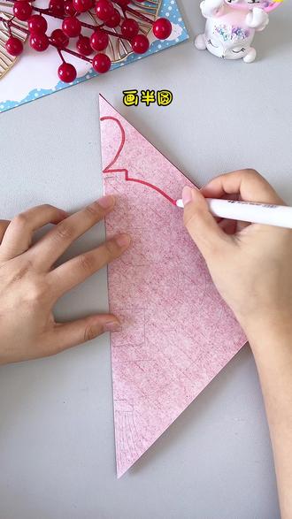 元旦新年灯笼窗花 2026元旦春节来啦,简单几步剪元旦新年灯笼窗花祈福新年#手工DIY #新年手工 #元旦手工 #剪纸窗花