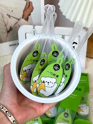 换季多喝水,每天往白开水里面加上一勺梨膏,温温润润的,大人小孩都爱喝#一勺梨膏 #健康食材 #秋梨膏 #传统手艺 #强烈推荐
