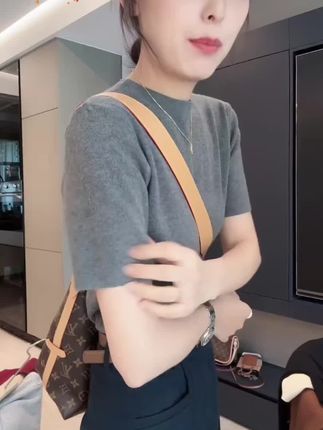 #百搭 #针织衫 #短袖t恤 #宽松版型 #时尚穿搭