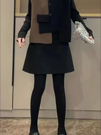 #  撞色拼接不规则毛衣马甲#女装穿搭 #时尚穿搭女装 #气质女装