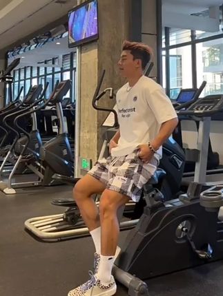 原创美式格纹四分短裤篮球运动休闲宽松健身跑步国潮男#日常分享 #篮球裤 #运动裤 #短裤推荐 #百搭休闲裤