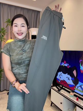 #时尚单品 #百搭卫裤 #显高显瘦显腿长 #大码搭配