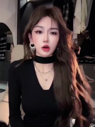 【大美女的醉爱】小心机蕾丝露背拼接挂脖v领上衣#强烈推荐 #时尚穿搭 #好物分享🔥 #好东西一起分享给大家 #上热门🔥