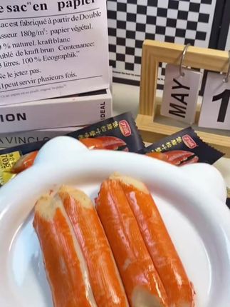 空口吃蟹腿肉的感觉谁懂啊!鲜甜鲜甜的好好吃! #蟹柳 #蟹肉 #低卡零食 #夜宵吃什么 #零食推荐 【低脂代餐】力诚健身控卡松叶蟹柳蟹味棒低脂高蛋白大支解馋零食SC