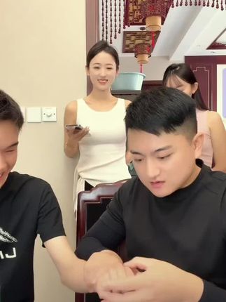 老嫂子看手相
