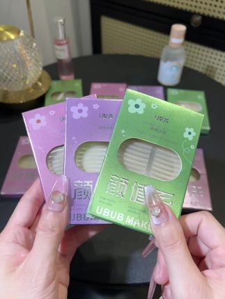 这个价到手双眼皮贴400片!得用多久,还自然又好用,还要什么自行车~快喊闺蜜一起薅#双眼皮贴 #眼妆 #隐形双眼皮贴 #平价好物