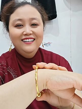 #手镯#谁戴谁好看 #精致女人必备 #超便宜超划算 @抖音小助手