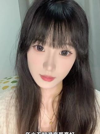 又养唇颜色又好看的唇膏~#罗娜女神 #唇膏#精华唇膏