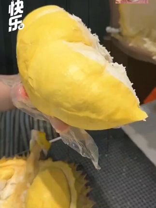 #日常生活 #榴莲月饼 #榴莲冰皮月饼 #中秋节 #月饼