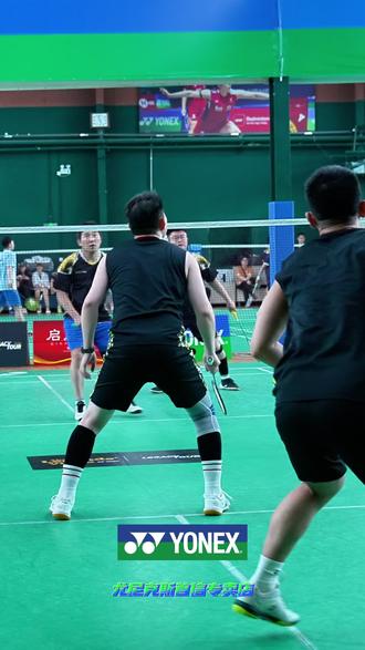 尤尼克斯天斧10 #羽毛球 #羽毛球拍 #尤尼克斯