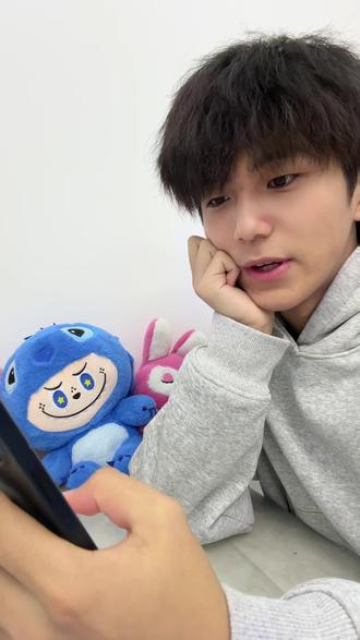 聊天不怕冷场啦!多闪AI精灵智能搭话主动续聊风格随便换
#AI小火人聊天 #精灵AI对话 #小火人 #续火花