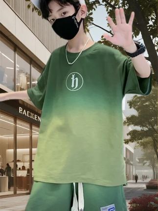 哇塞,又给你们囤到了一个超级好看的一个套装哦,品牌货,上身巨好看的。#夏季穿搭 #短袖t恤 #男童穿搭 #男生穿搭 #好物推荐🔥
