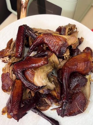 皮脆肉嫩还能爆汁,酒楼一只68的脆皮乳鸽,你看看我这个链接到手3只才啥价?配料表干净,大人小朋友可以放心吃#好吃到停不下来 #脆皮乳鸽 #太香啦 #星球煮乳鸽 #谁懂这一口的好吃程度