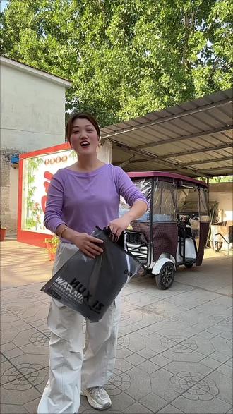 跟学校一模一样的#冰丝凉感校服裤 ,冰凉丝滑不沾身,中小学生都能穿!#夏季冰丝校服裤
