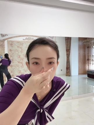 新潮海军领连体小衫面料柔软舒适,透气,修身显瘦,多色可选,送运费险